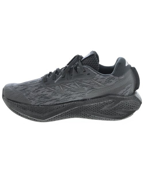 Salomon 運動鞋