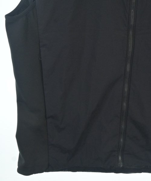 ARC'TERYX 羽絨夾克/背心