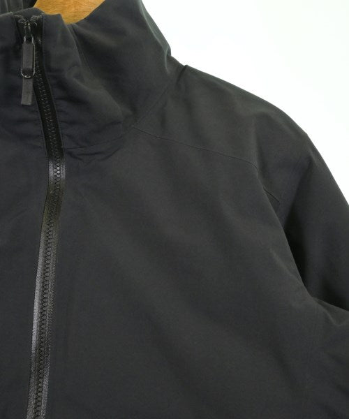 ARC'TERYX 羽絨夾克/背心