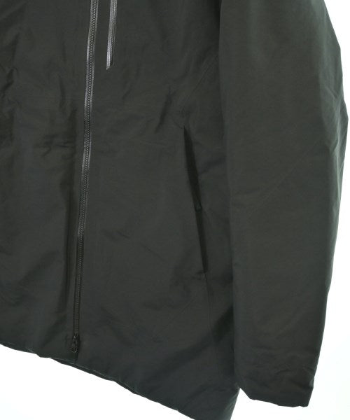 ARC'TERYX 羽絨夾克/背心