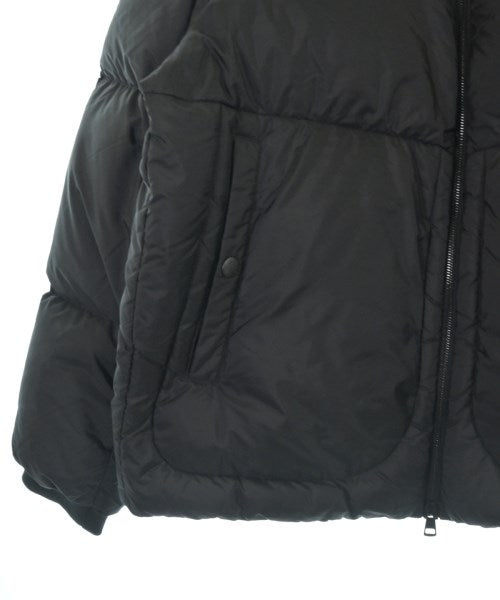 MONCLER 羽絨夾克/背心