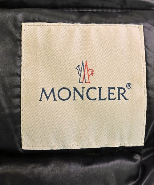 MONCLER 羽絨夾克/背心