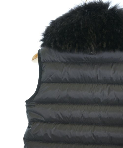 MONCLER 羽絨夾克/背心