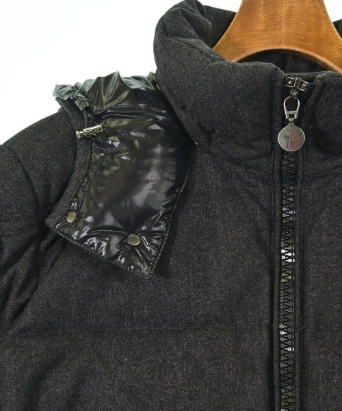 MONCLER 羽絨夾克/背心