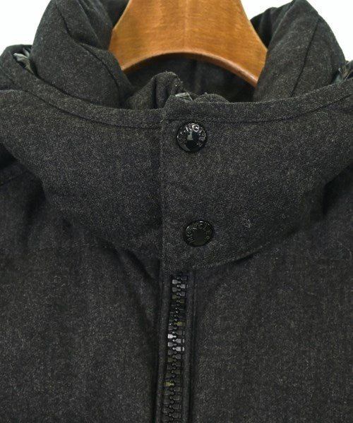 MONCLER 羽絨夾克/背心