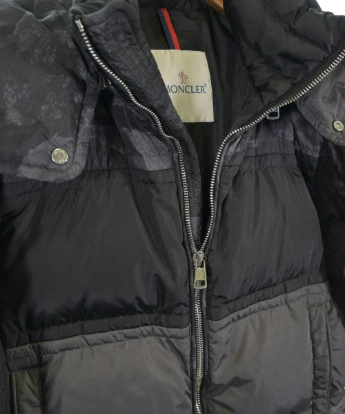MONCLER 羽絨夾克/背心