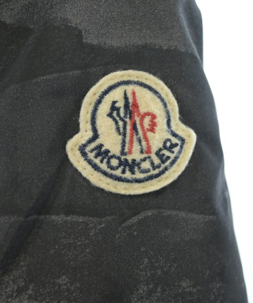 MONCLER 羽絨夾克/背心