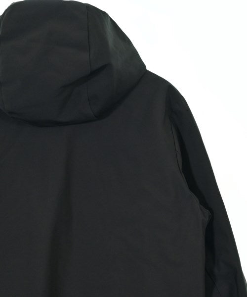 MONCLER 羽絨夾克/背心