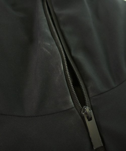 MONCLER 羽絨夾克/背心