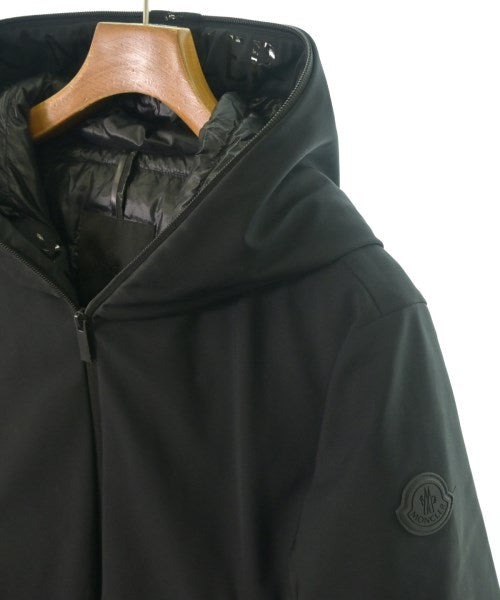 MONCLER 羽絨夾克/背心