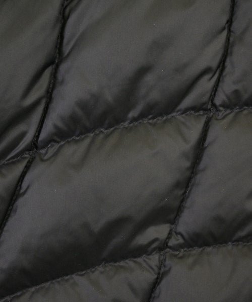 MONCLER 羽絨夾克/背心