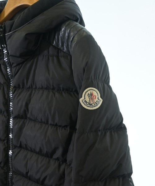 MONCLER 羽絨大衣