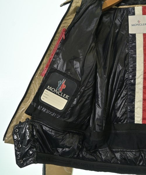 MONCLER 羽絨夾克/背心