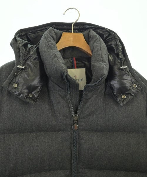 MONCLER 羽絨夾克/背心