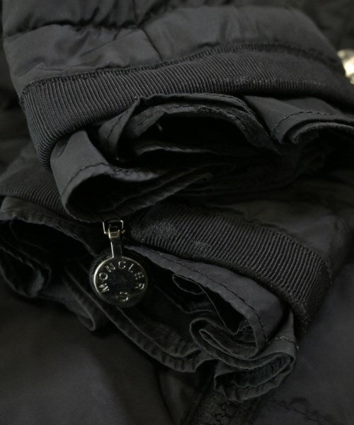 MONCLER S 羽絨夾克/背心
