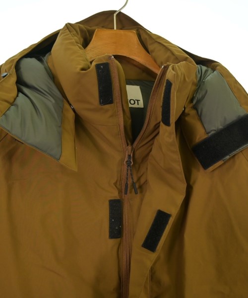 Marmot 羽絨夾克/背心