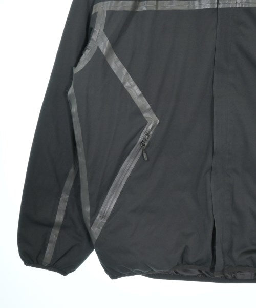MOUNTAIN HARD WEAR 山系外套