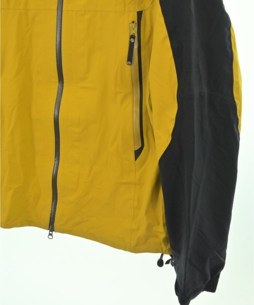 MOUNTAIN HARD WEAR 山系外套
