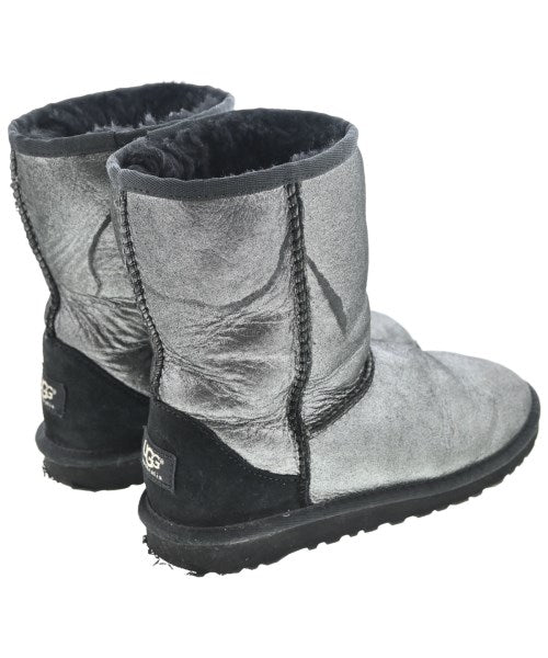 UGG 靴子