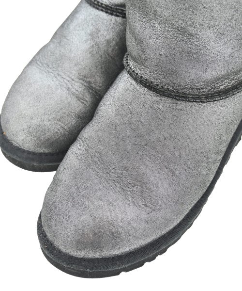 UGG 靴子