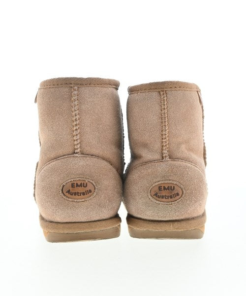 emu 靴子