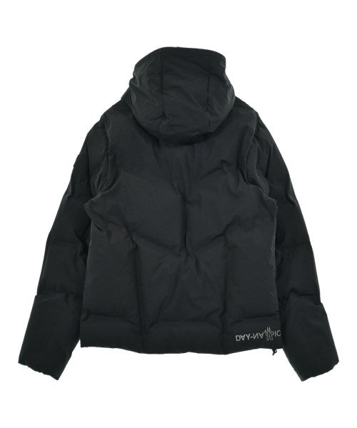 MONCLER GRENOBLE 羽絨夾克/背心