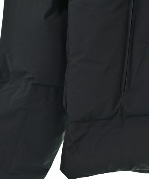 MONCLER GRENOBLE 羽絨夾克/背心