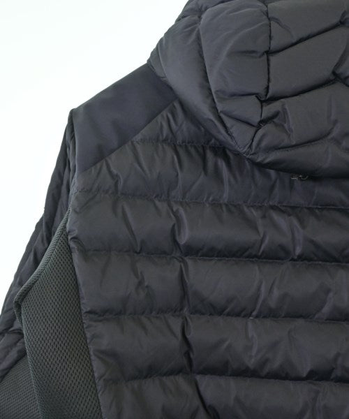 MONCLER GRENOBLE 羽絨夾克/背心