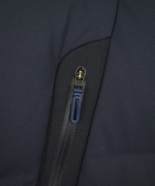 DESCENTE 羽絨夾克/背心