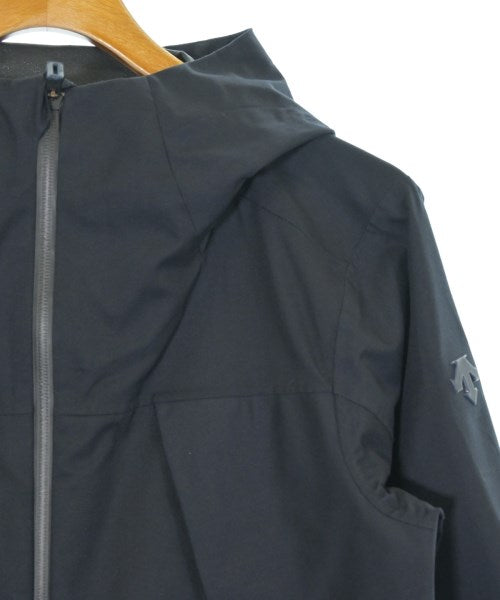 DESCENTE 山系外套