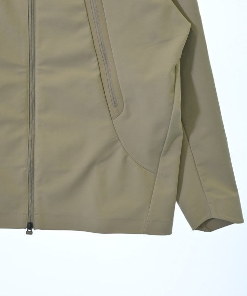 DESCENTE 山系外套
