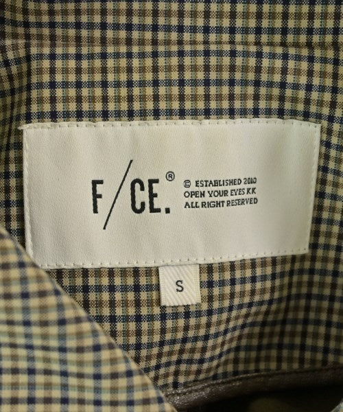 F/CE. 支撐領外套