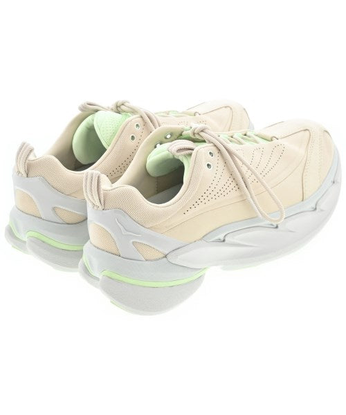 HOKA ONE ONE 運動鞋