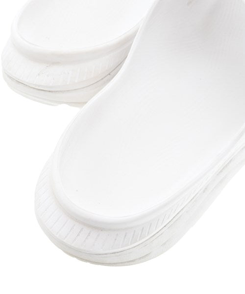 HOKA ONE ONE 涼鞋