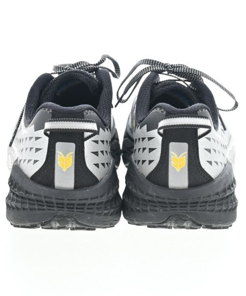 HOKA ONE ONE 運動鞋