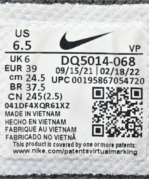 NIKE 運動鞋