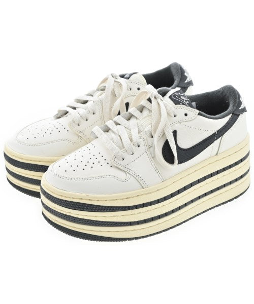 NIKE 運動鞋