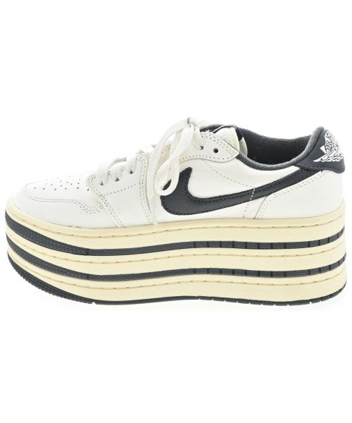 NIKE 運動鞋