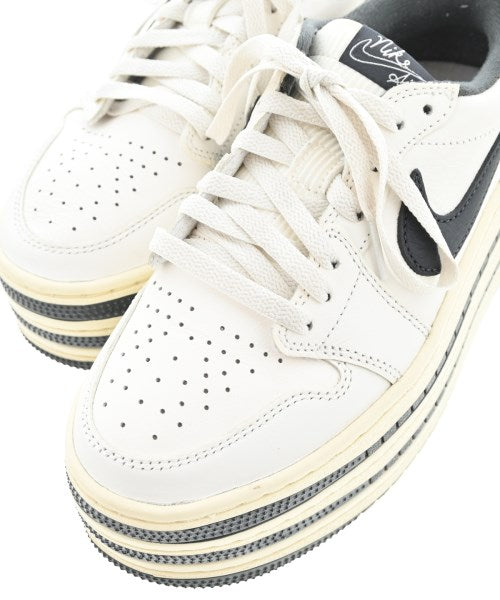 NIKE 運動鞋