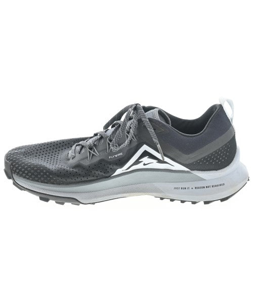 NIKE 運動鞋