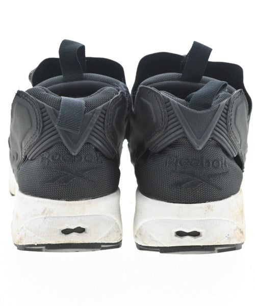 Reebok 運動鞋