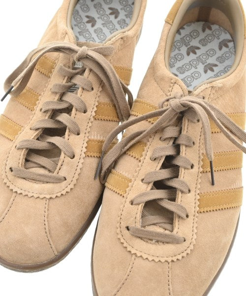 adidas 運動鞋