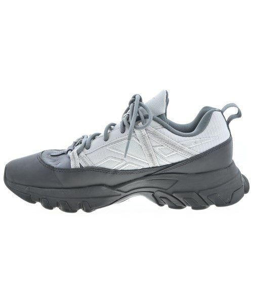 Reebok 運動鞋