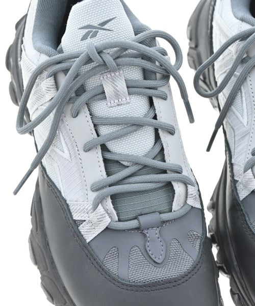 Reebok 運動鞋