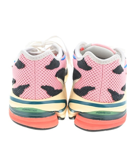 adidas 運動鞋