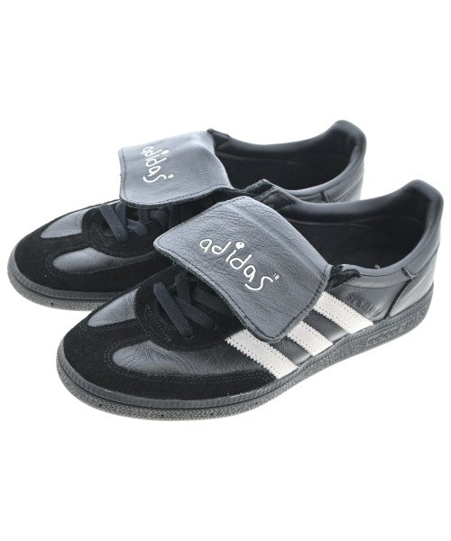adidas 運動鞋