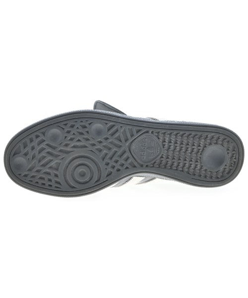 adidas 運動鞋