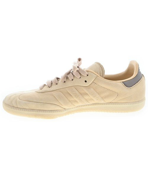 adidas 運動鞋