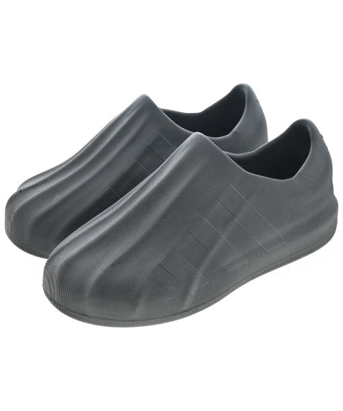 adidas 運動鞋