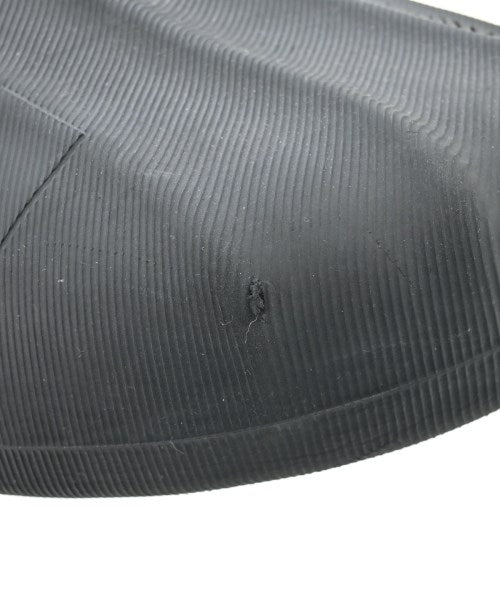 adidas 運動鞋